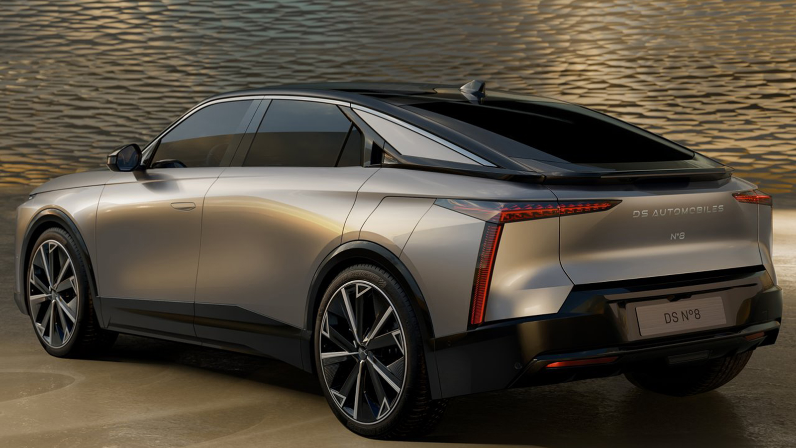 N°8: Η ηλεκτρική ναυαρχίδα της DS έχει 375 άλογα & 750 χλμ. αυτονομία 